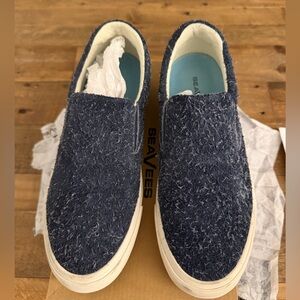 SeaVees Women’s Textured Navy Slip-Ons